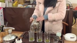 龙井多少度水泡茶好（龙井的冲泡水温为80℃）