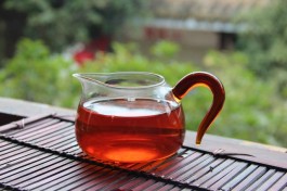 滇红茶颜色越鲜艳茶的品质就越好吗？这3个常识，你需要了解