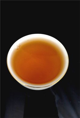 茶是水写的文化，不仅能洗胃，更能净心