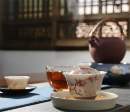 茶，因慢有了美感，因静有了张力