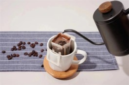 挂耳式滴滤咖啡怎么泡 挂耳式滴滤咖啡的正确冲泡方法