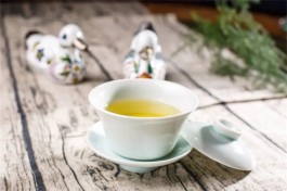 夏季宜养心，做三件事，喝一种茶，养心防上火