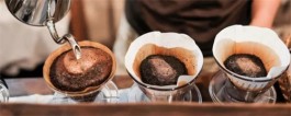 黑咖啡用多少度的水冲 黑咖啡需用90~94℃水冲泡