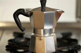 家用煮咖啡用什么壶啊 摩卡壶更适合家用煮咖啡