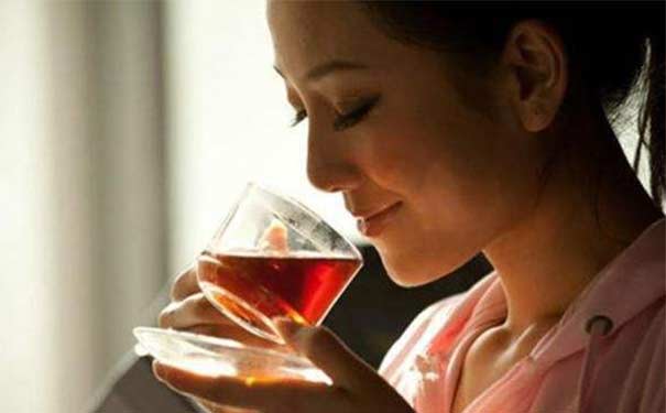 女人喝红茶对人体有什么好处 女人喝红茶的好处